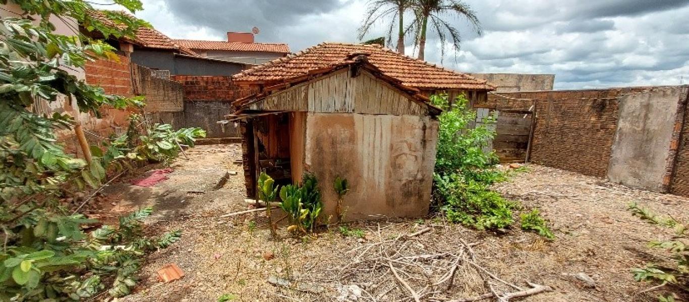 TERRENO NO Centro em Assis