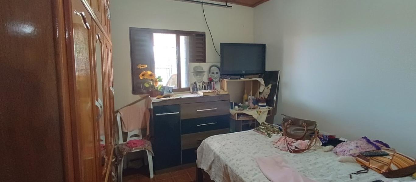 CASA NA Vila São Benedito em Assis