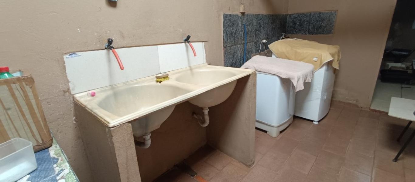 CASA NA Vila São Benedito em Assis