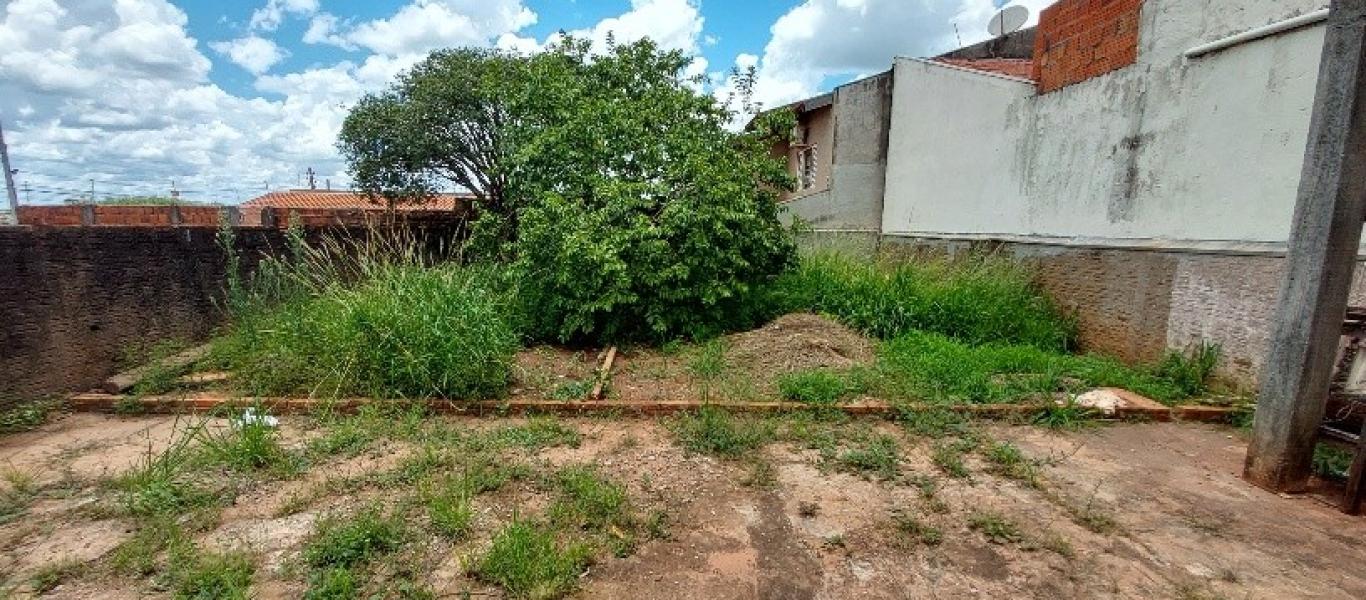 CASA NO JARDIM MONTE CARLO em Assis