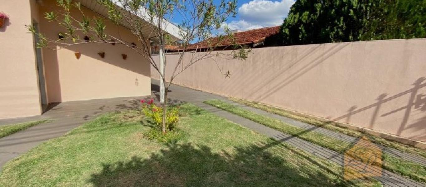 CASA NA Conjunto Habitacional Nelson Marcondes em Assis