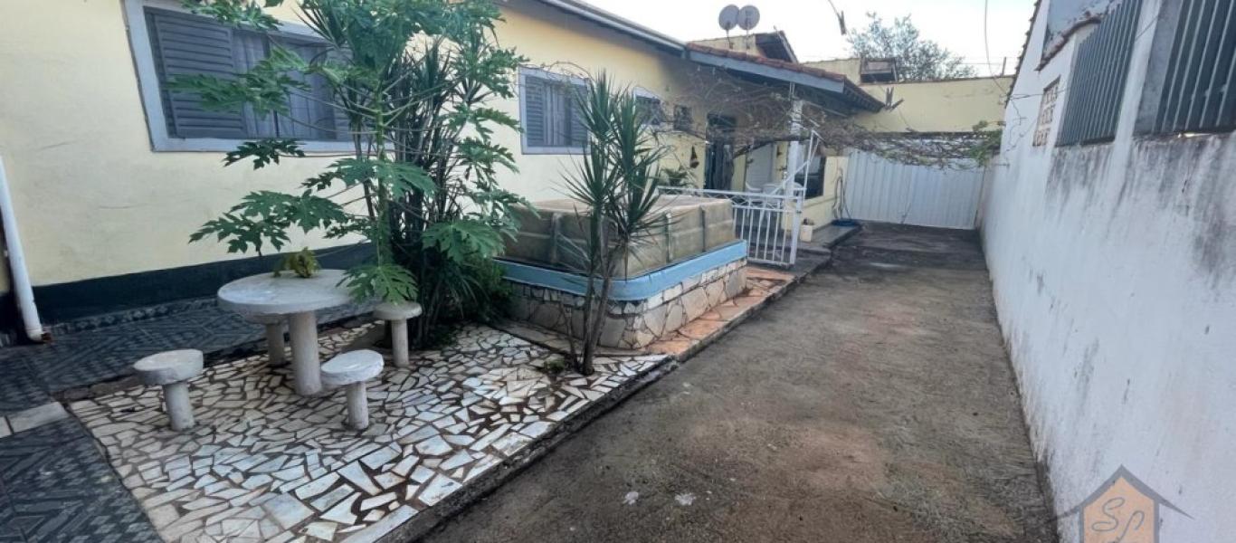 CASA NO JARDIM ALVORADA em Assis