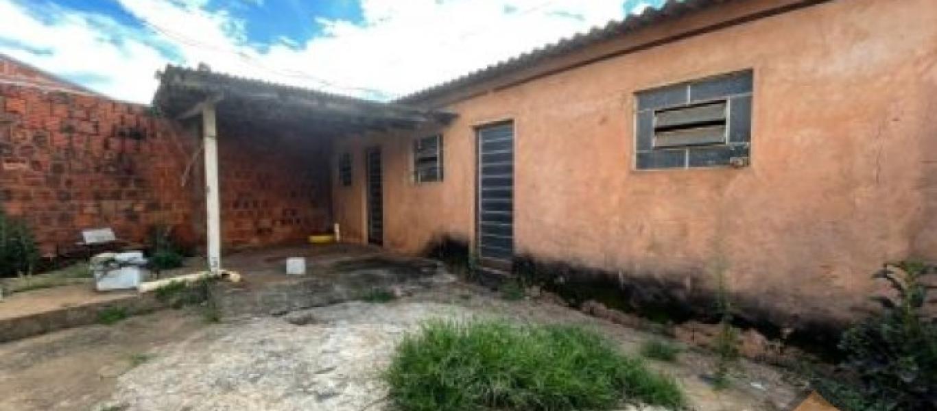 CASA NA Vila Athaide em Paraguaçu Paulista