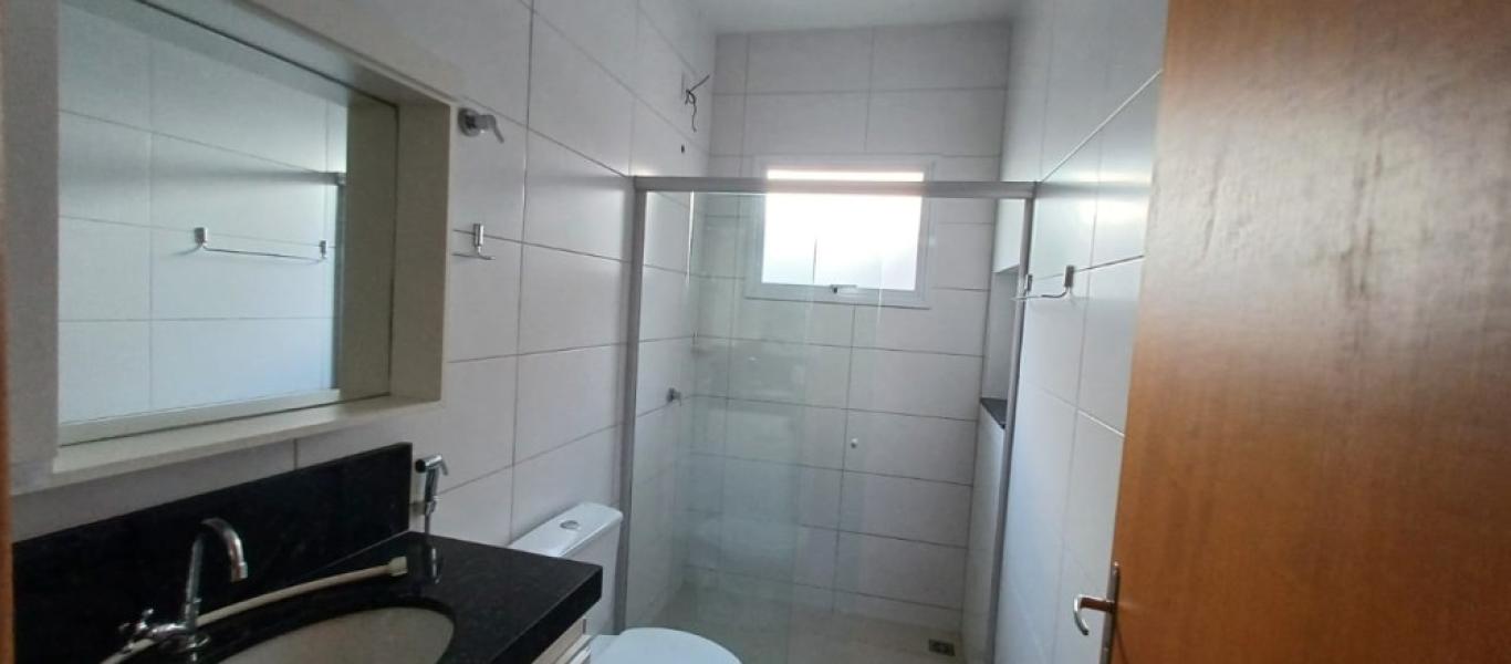 CASA NA Vila Cambuí em Assis