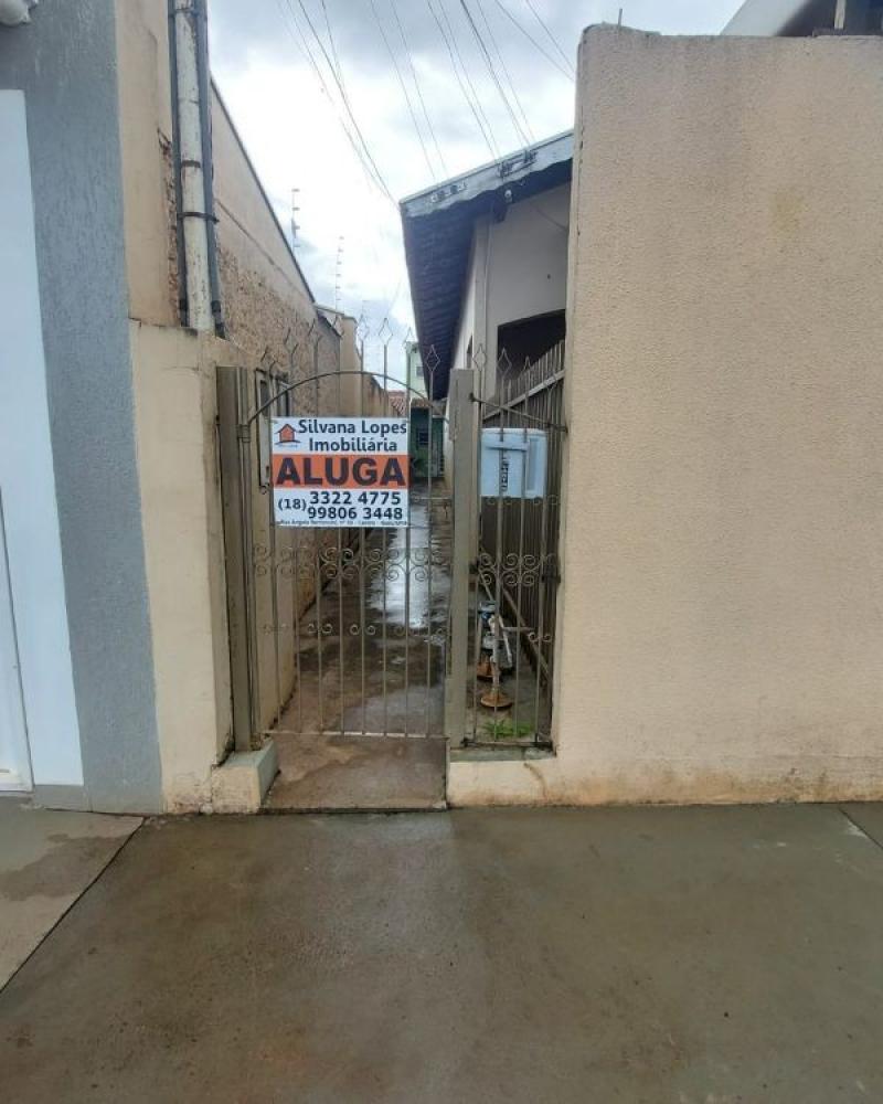 CASA NA Vila Central em Assis