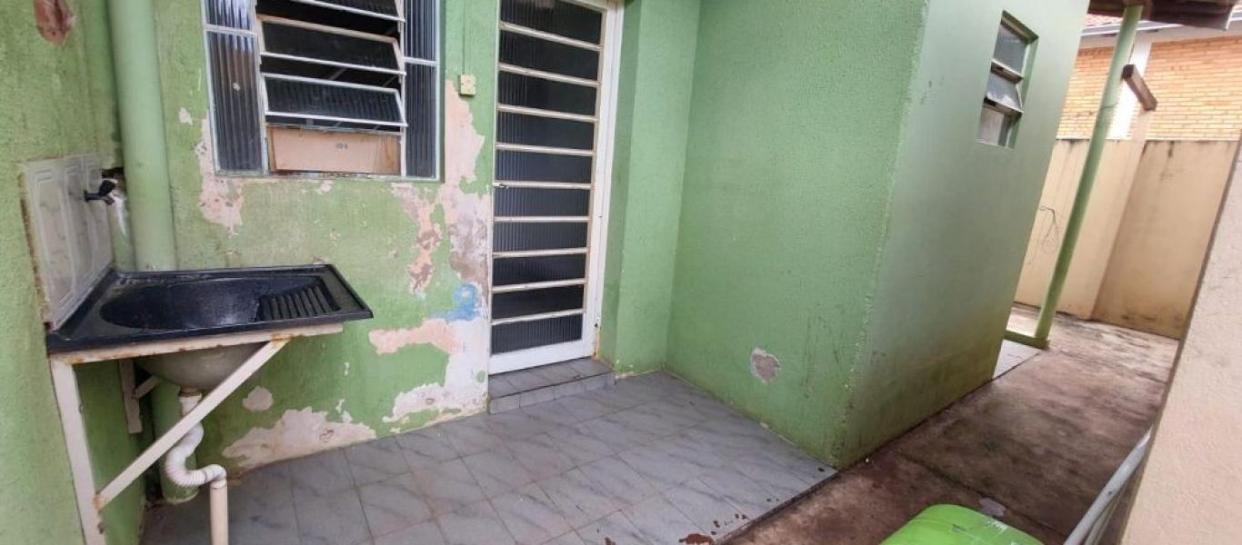 CASA NA Vila Central em Assis