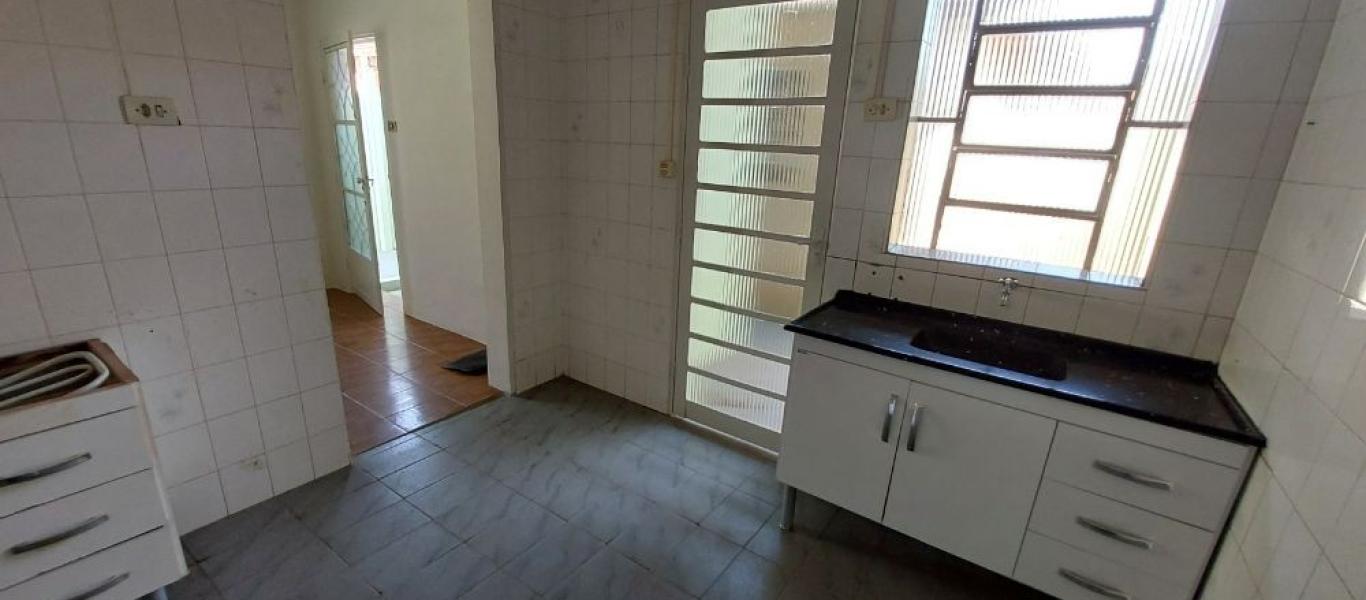 CASA NA Vila Central em Assis