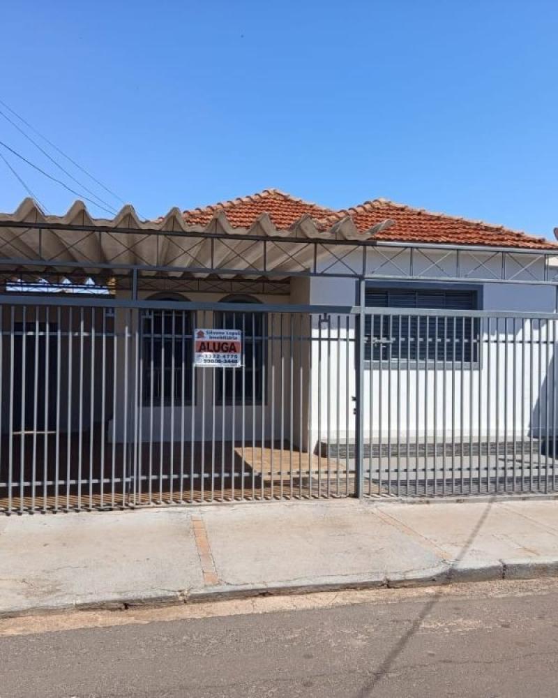 CASA NA VILA SANTA CECILIA em Assis