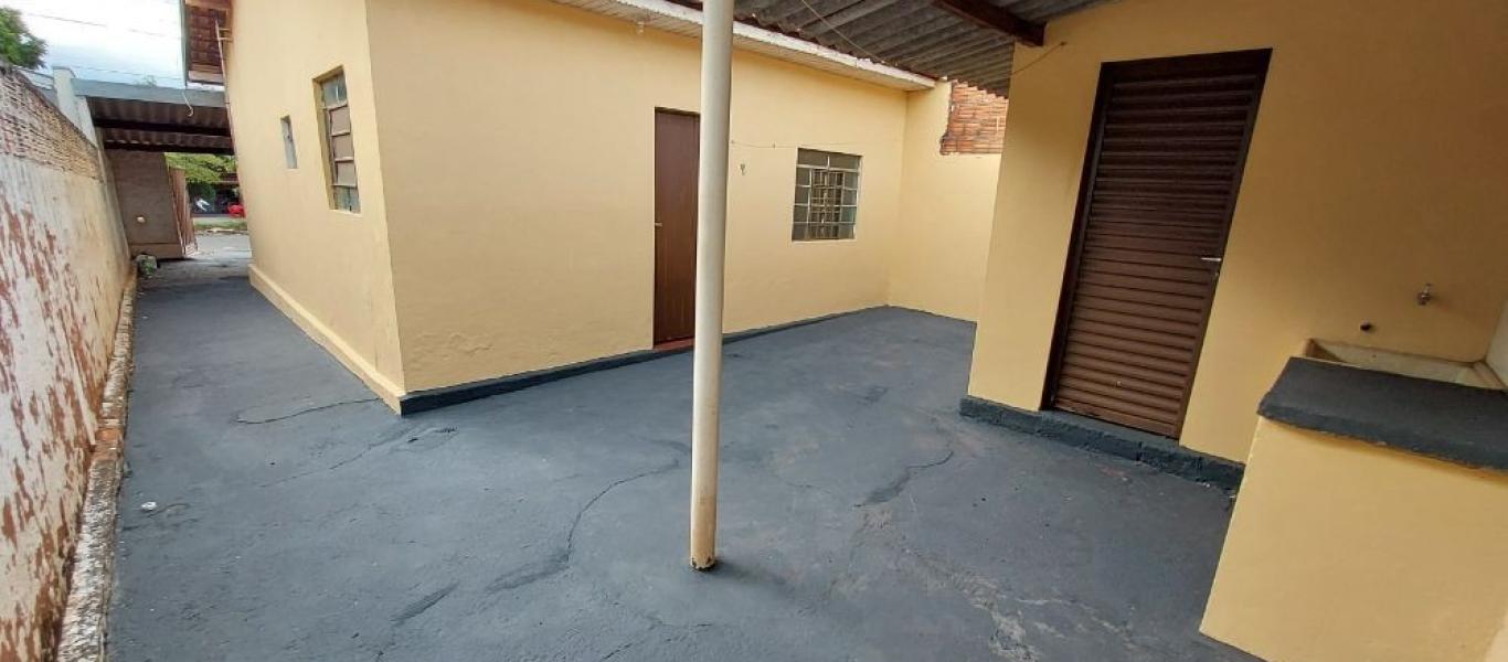 CASA NO Parque das Flores em Assis