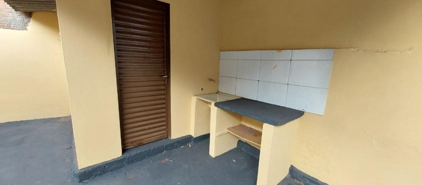 CASA NO Parque das Flores em Assis