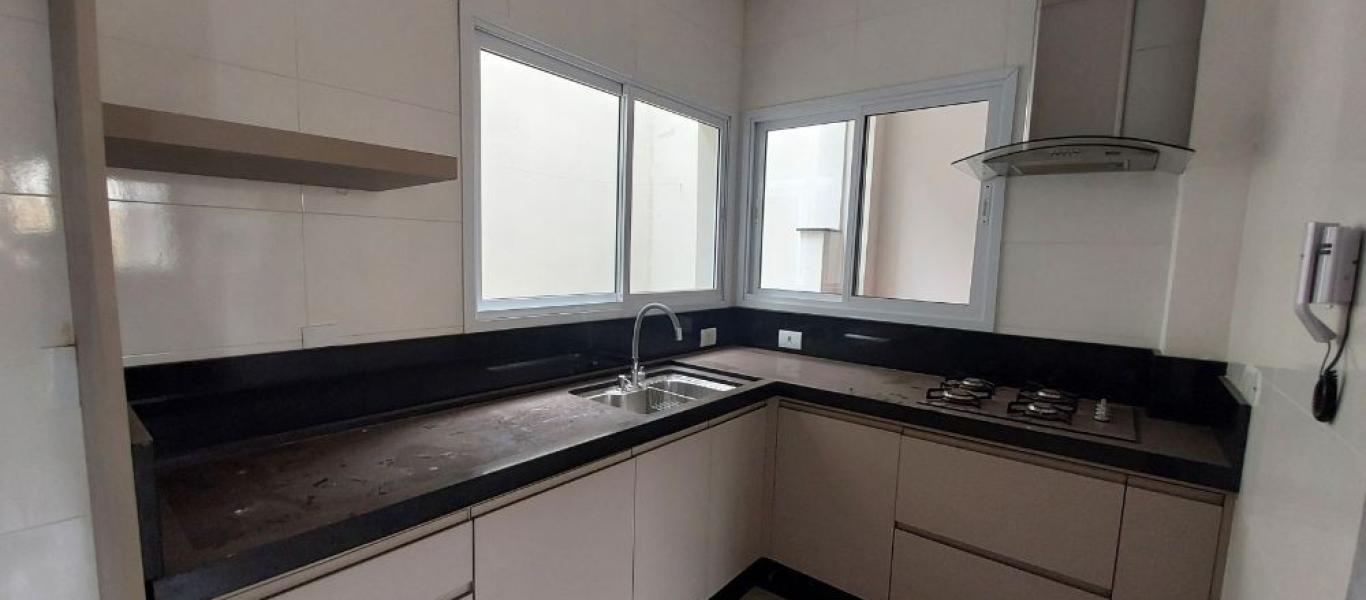 CASA NA Vila Tênis Clube em Assis