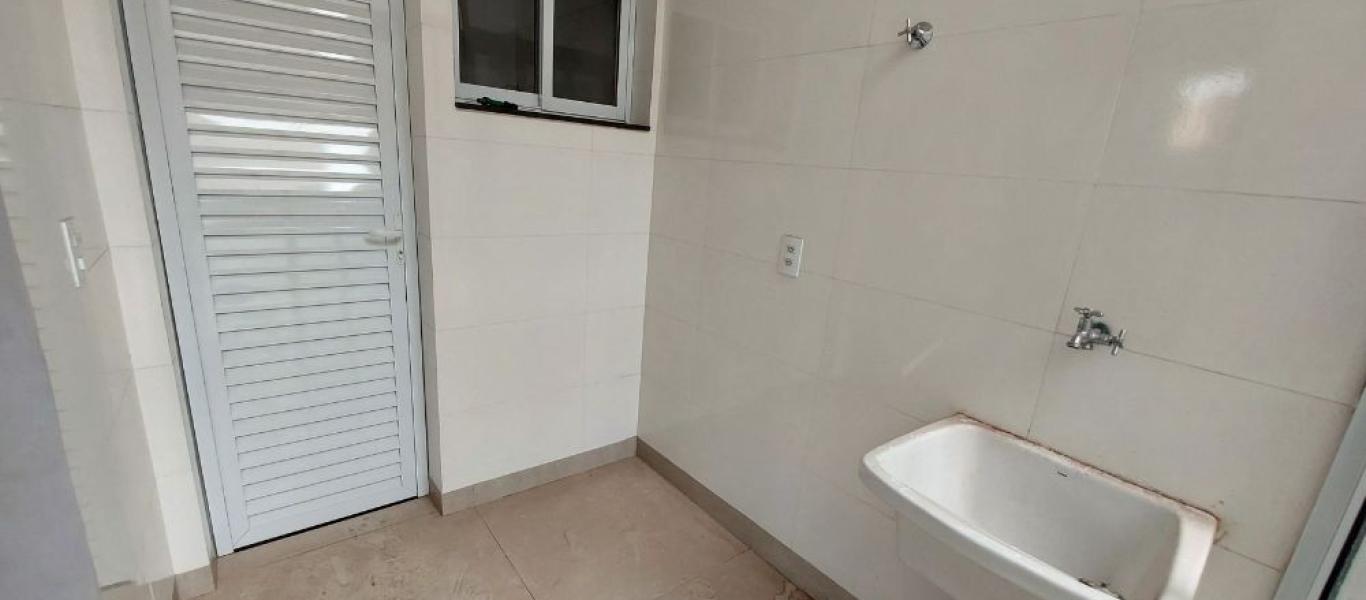 CASA NA Vila Tênis Clube em Assis