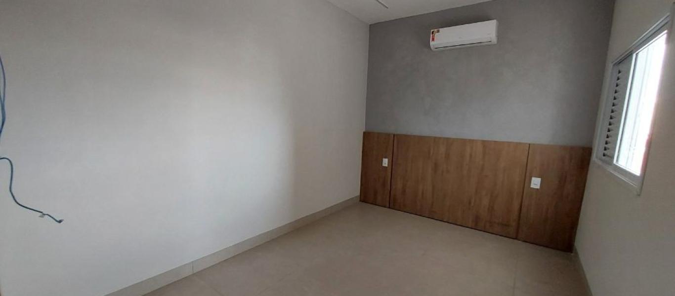 CASA NA Vila Tênis Clube em Assis