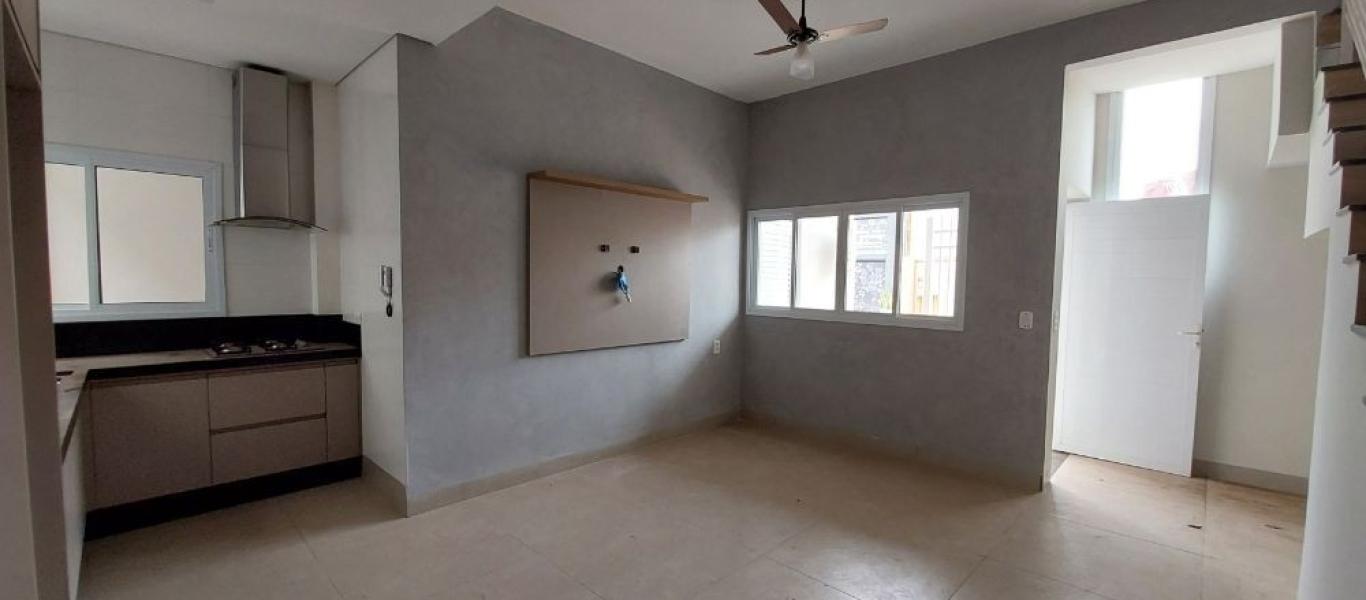 CASA NA Vila Tênis Clube em Assis