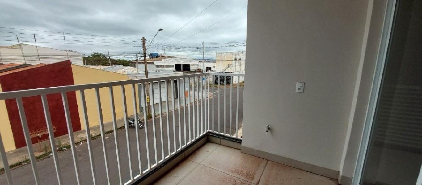 CASA NA Vila Tênis Clube em Assis