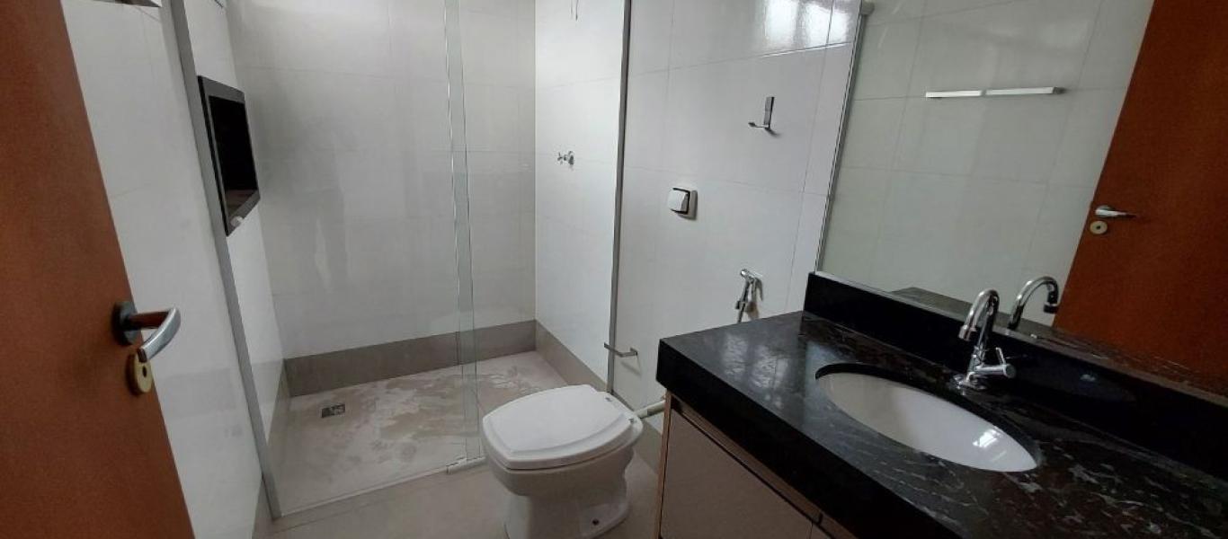 CASA NA Vila Tênis Clube em Assis