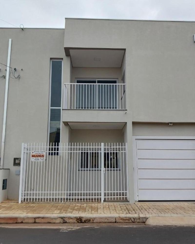 CASA NA Vila Tênis Clube em Assis