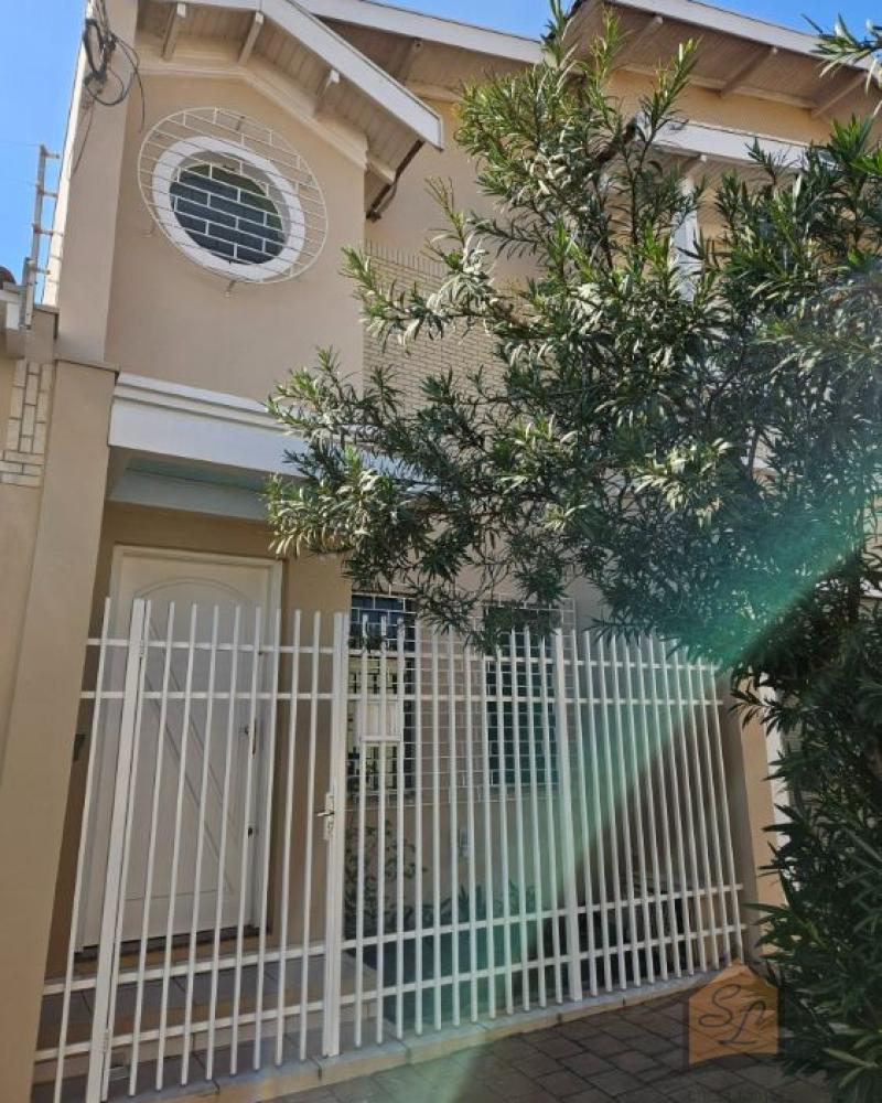 CASA NA Vila Tênis Clube em Assis