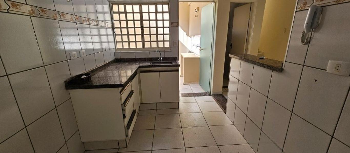 CASA NA Vila Tênis Clube em Assis