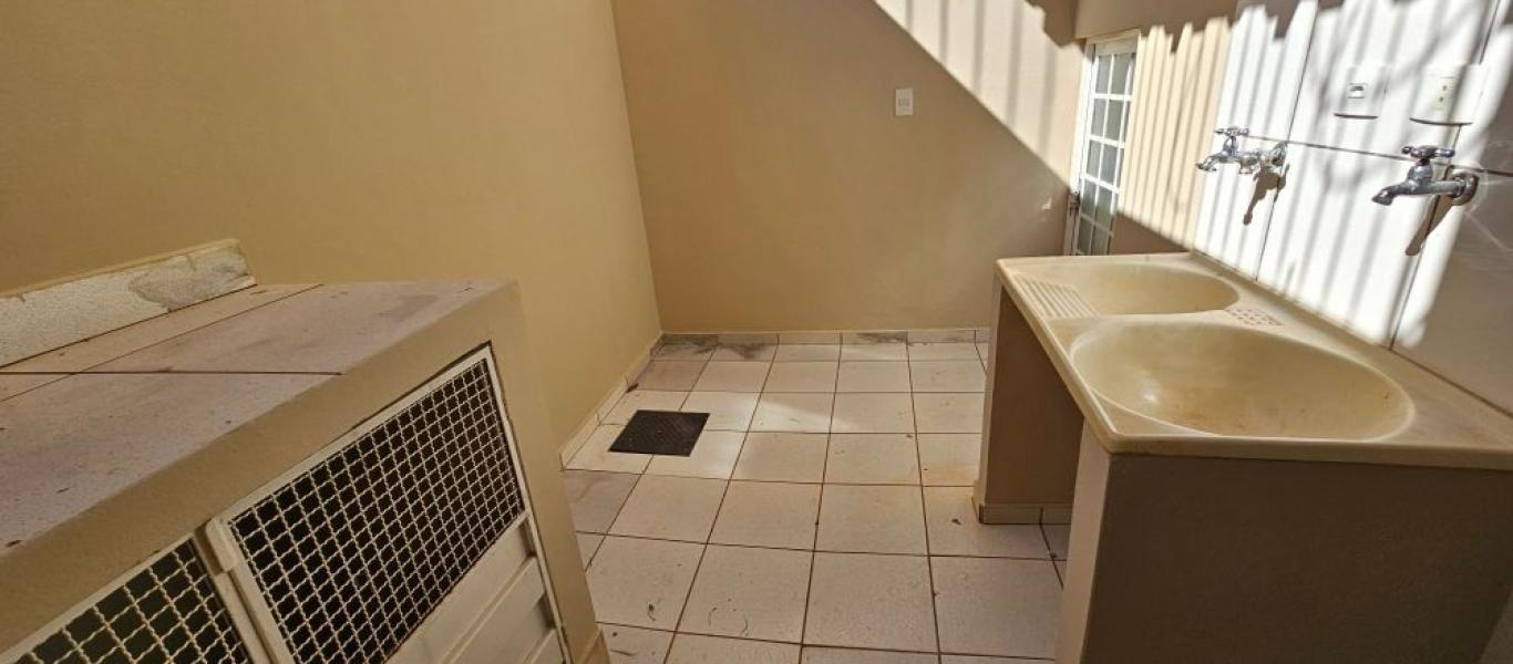 CASA NA Vila Tênis Clube em Assis