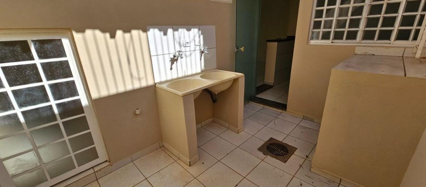 CASA NA Vila Tênis Clube em Assis
