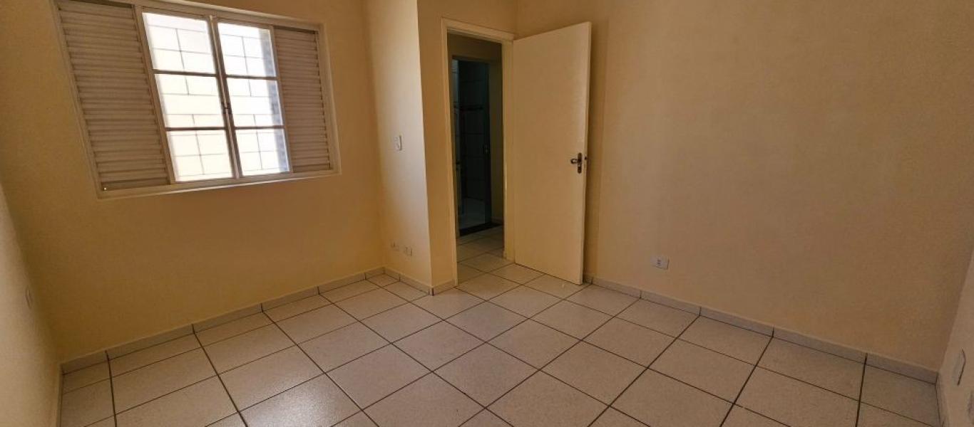 CASA NA Vila Tênis Clube em Assis