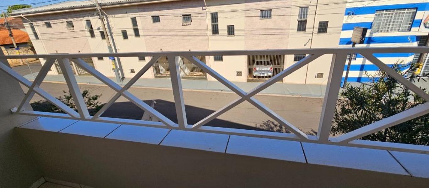 CASA NA Vila Tênis Clube em Assis