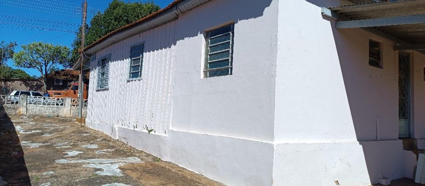 CASA NA Vila Operária em Assis