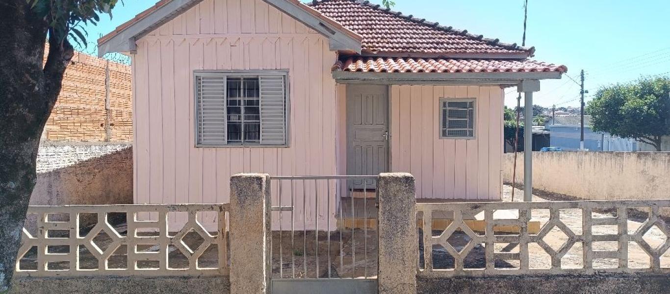 CASA NA Vila Operária em Assis