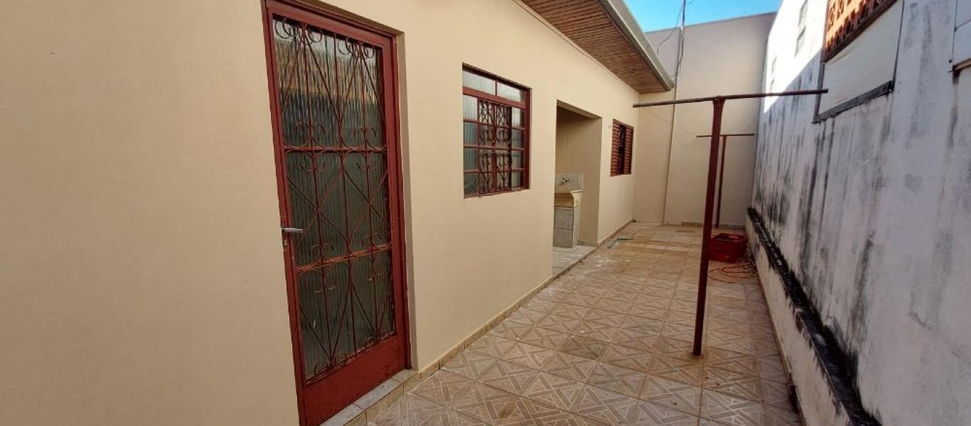 CASA NA Vila Central em Assis