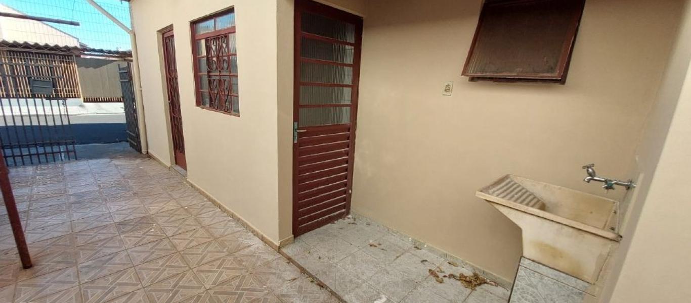 CASA NA Vila Central em Assis