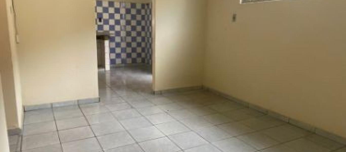 CASA NA Vila Tênis Clube em Assis