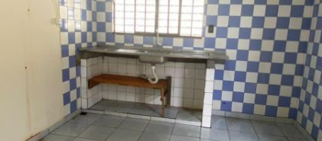 CASA NA Vila Tênis Clube em Assis