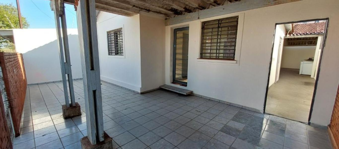 CASA NA Vila Tênis Clube em Assis