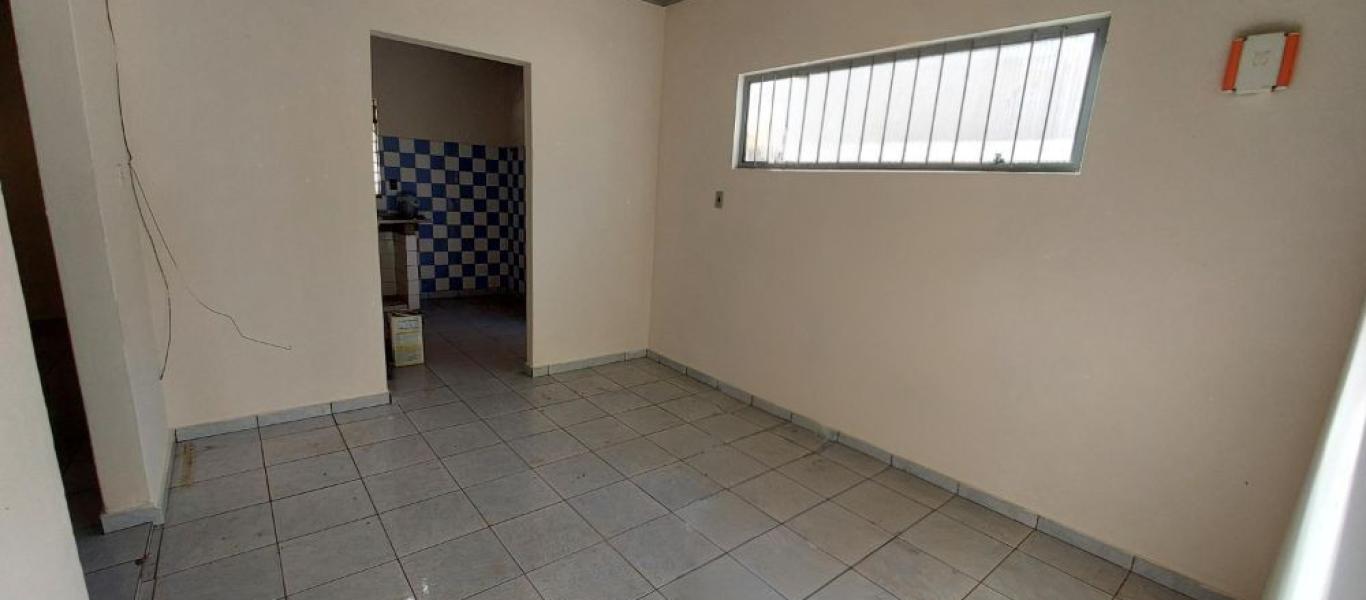 CASA NA Vila Tênis Clube em Assis