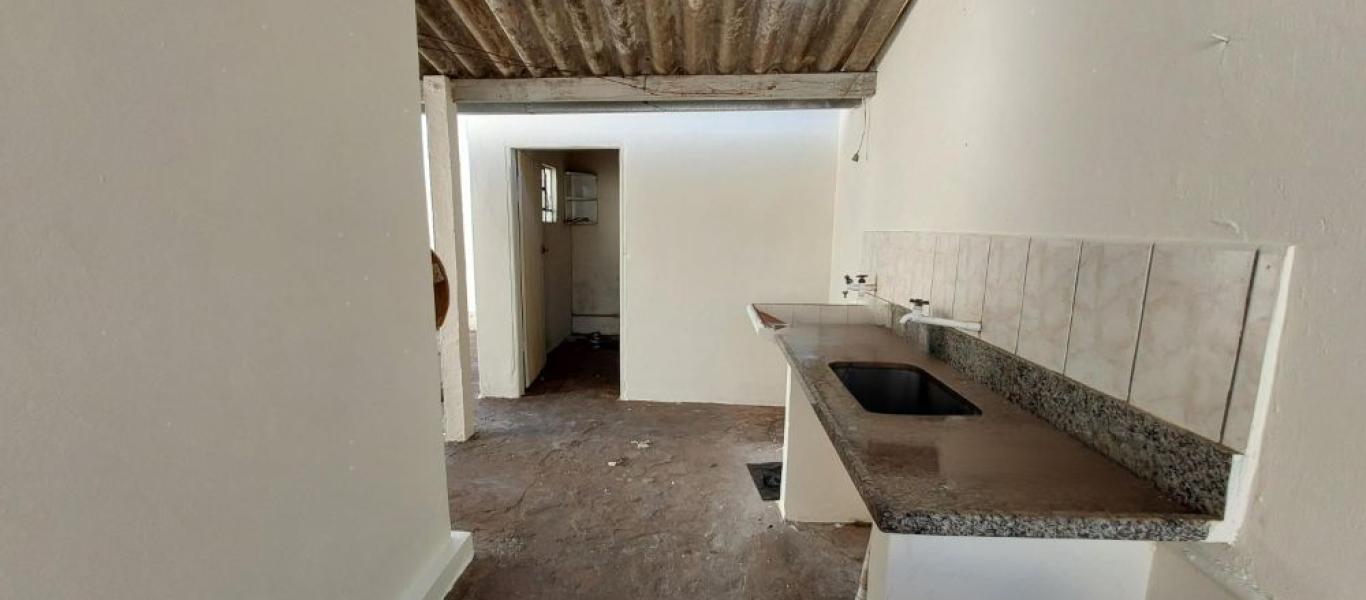 CASA NA Vila Tênis Clube em Assis