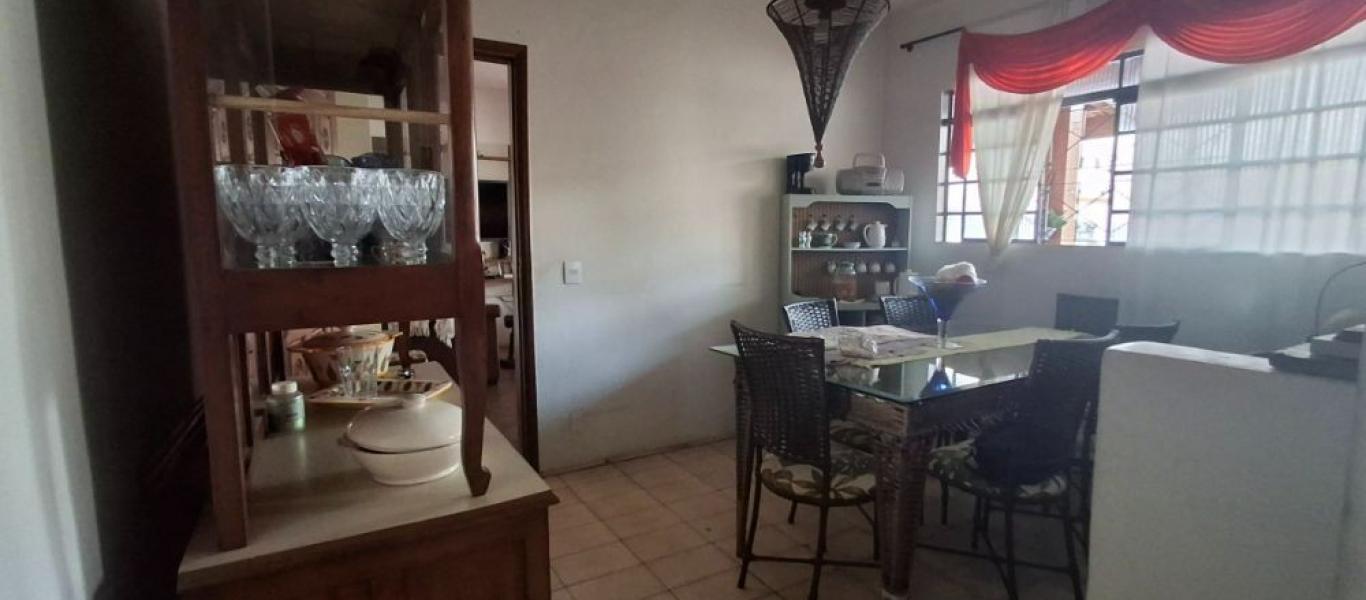 CASA NO Jardim Paulista em Assis