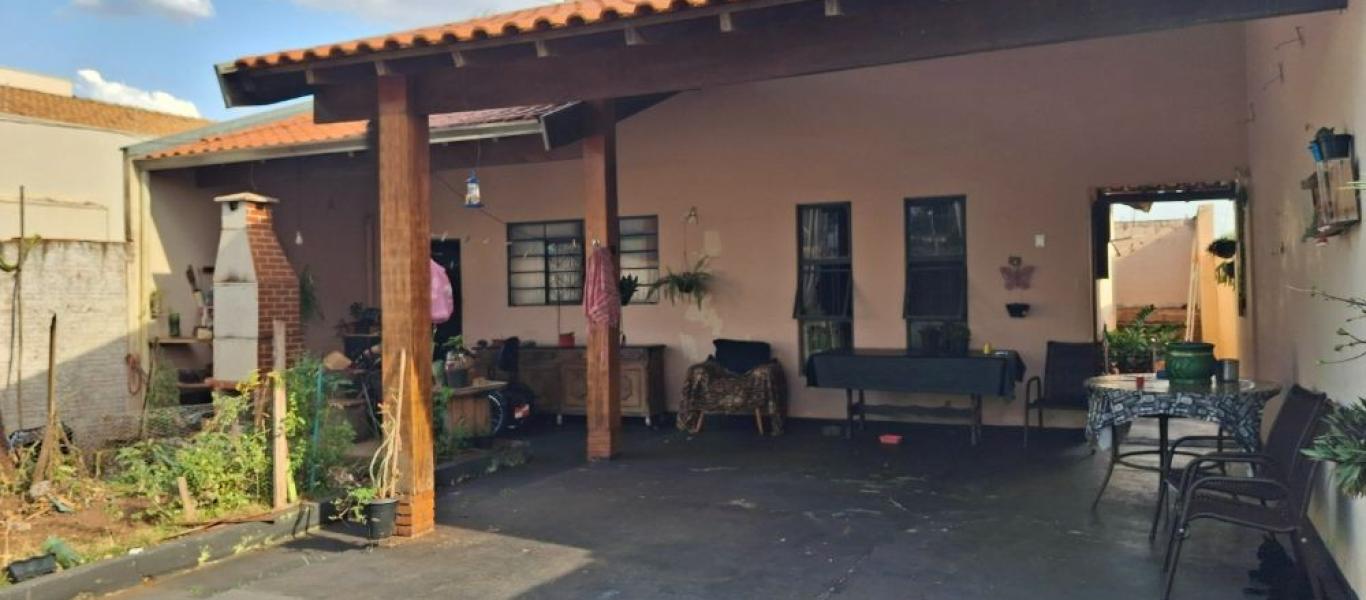 CASA NO Jardim Paulista em Assis