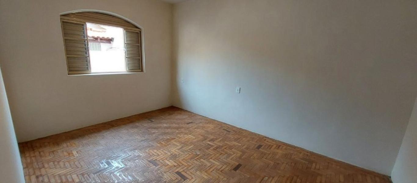 CASA NA Vila Ribeiro em Assis