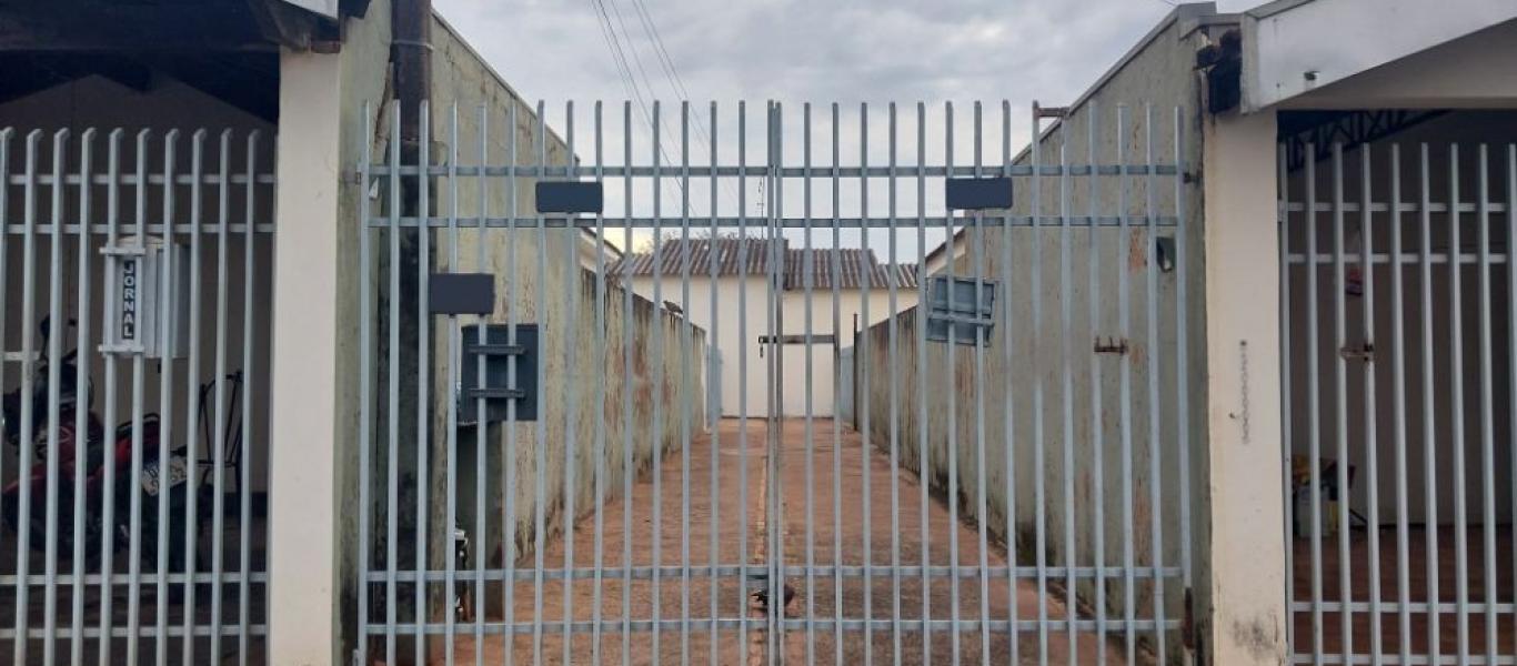 CASA NA Vila Ebenezer em Assis