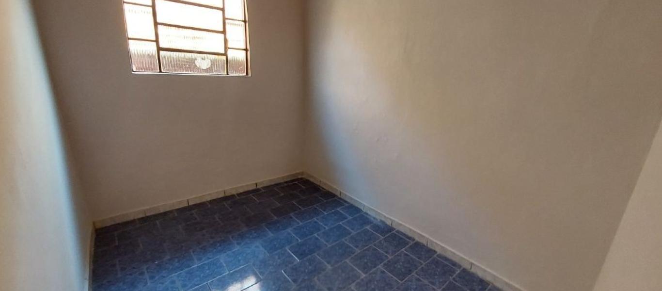 CASA NA Vila Carvalho em Assis