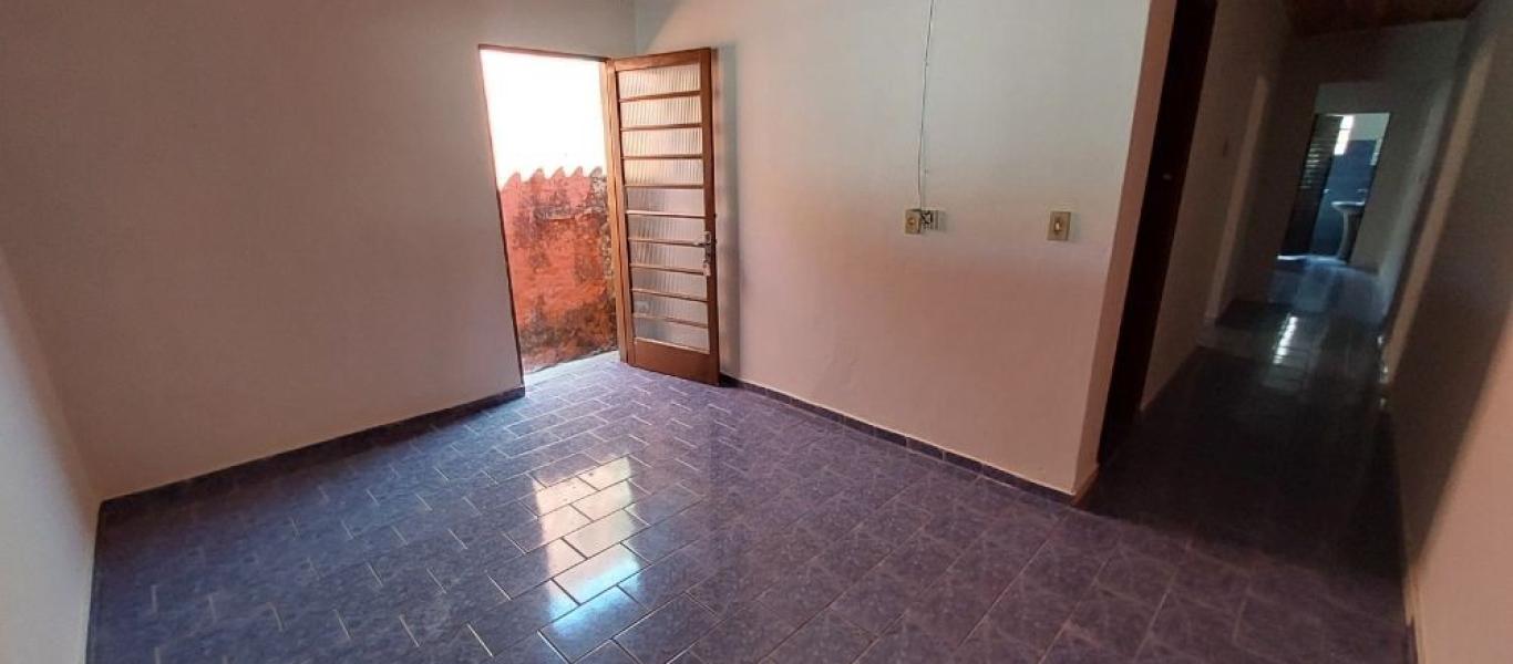 CASA NA Vila Carvalho em Assis