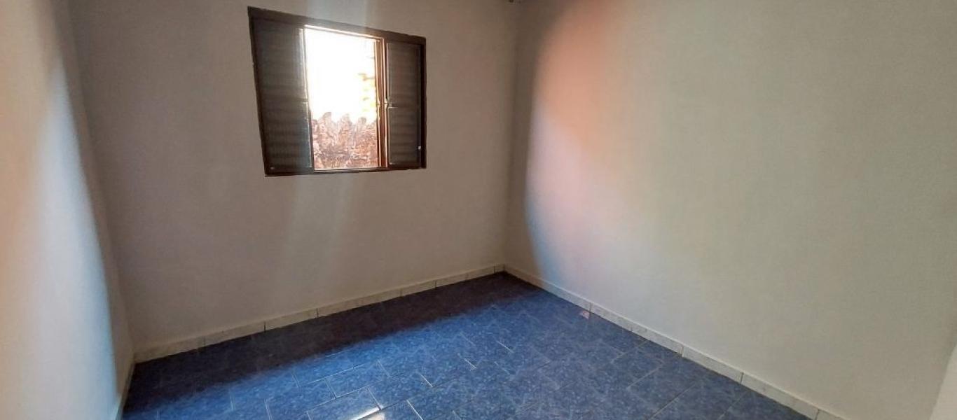 CASA NA Vila Carvalho em Assis