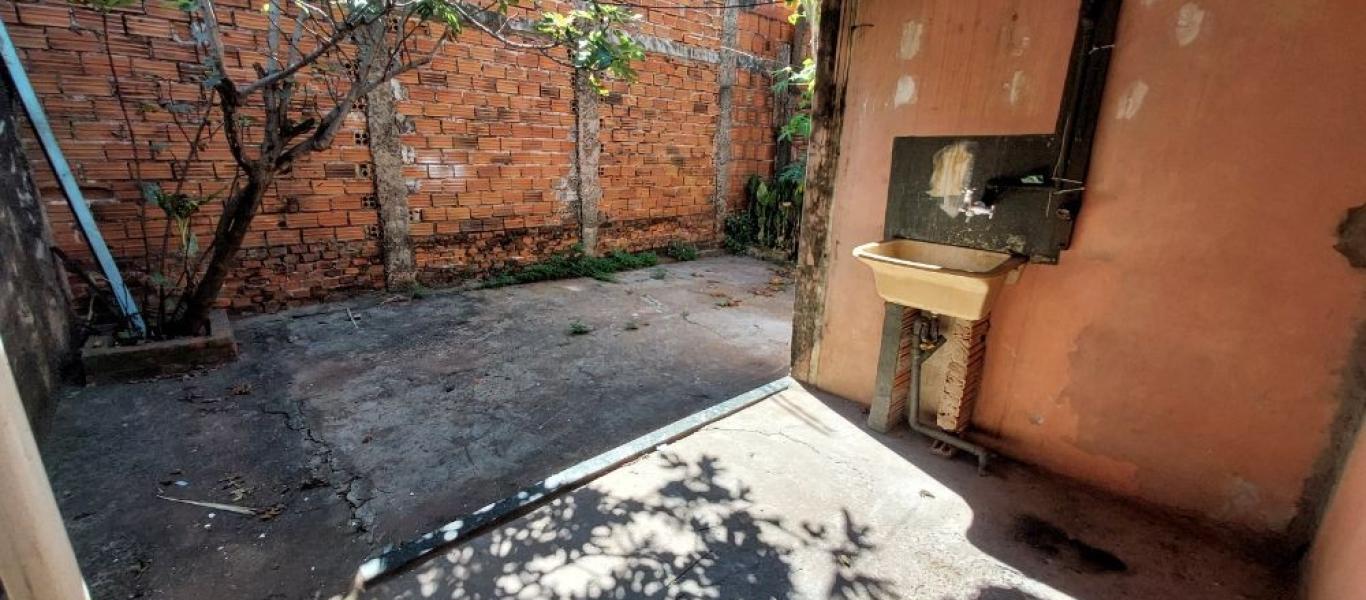 CASA NA Vila Carvalho em Assis