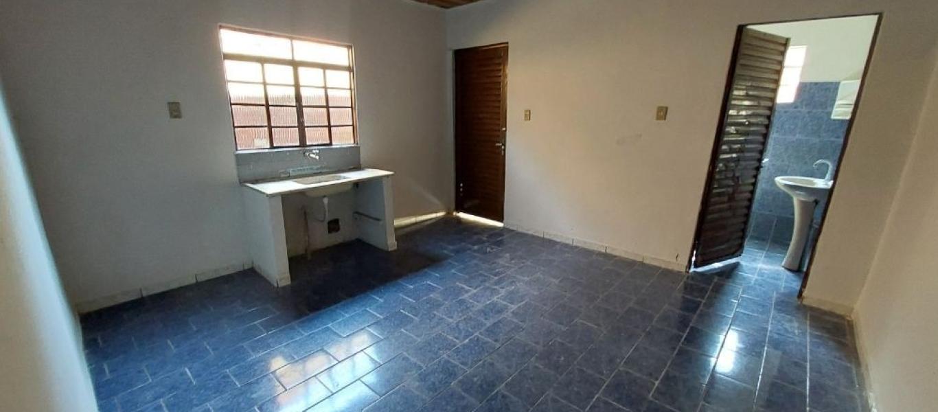 CASA NA Vila Carvalho em Assis