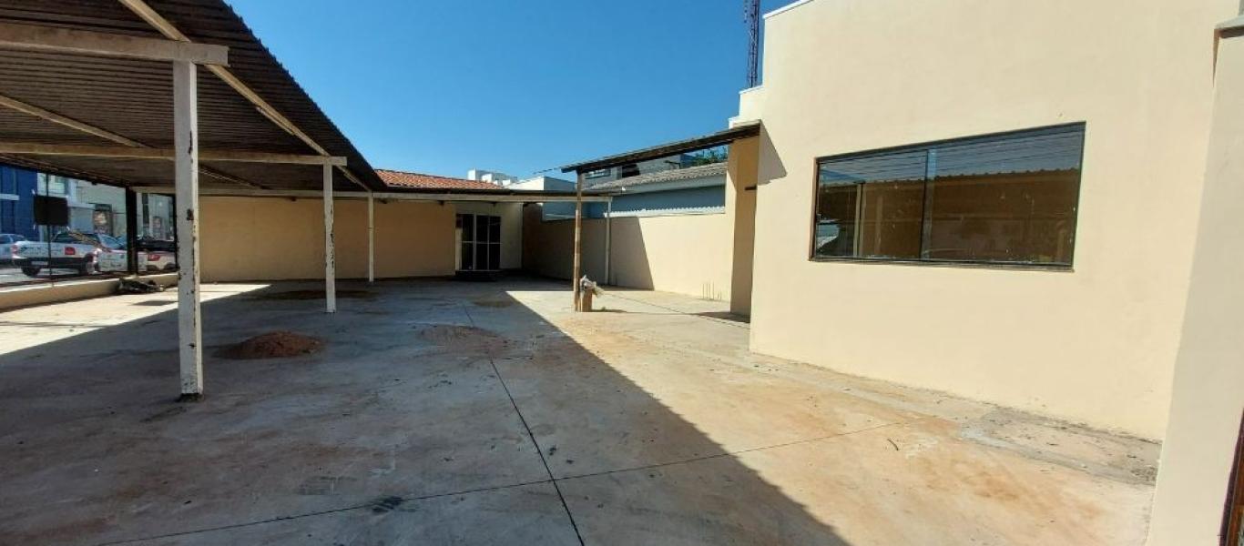PONTO COMERCIAL NA VILA SANTA CECILIA em Assis