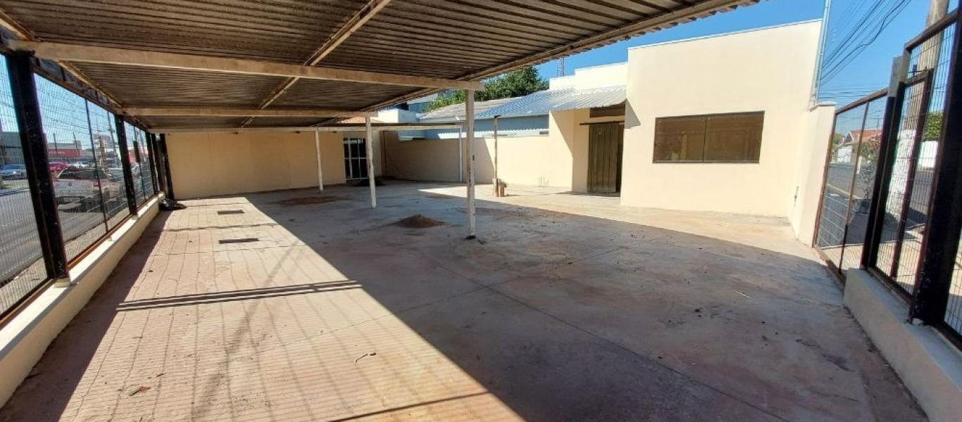 PONTO COMERCIAL NA VILA SANTA CECILIA em Assis