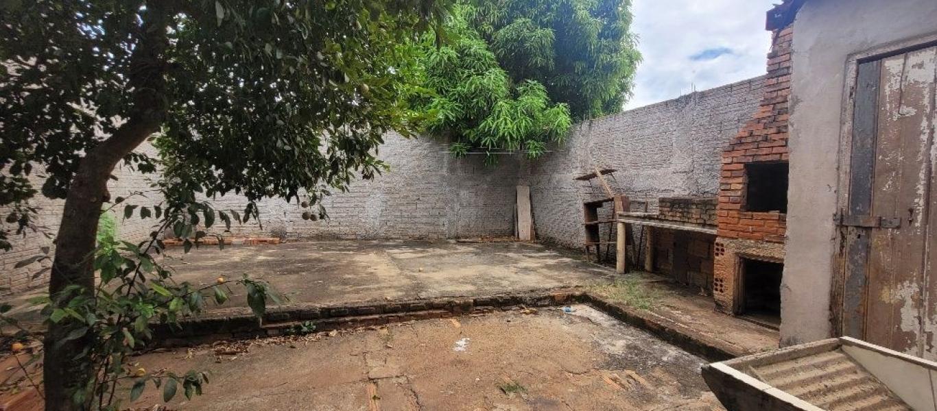 CASA NO Parque Universitário em Assis