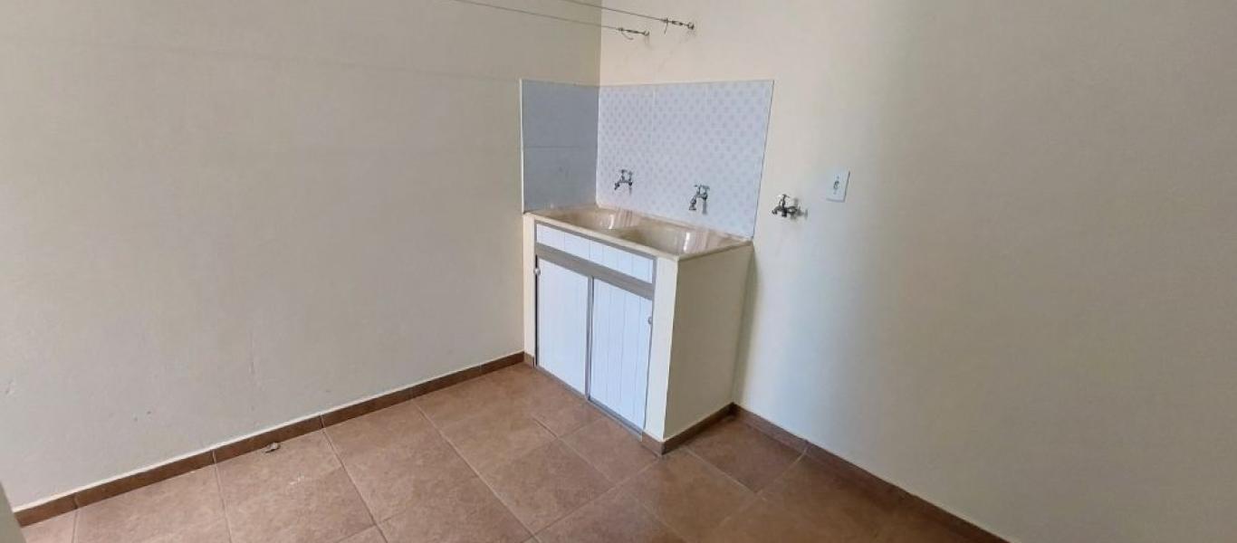 CASA NA Vila Tênis Clube em Assis