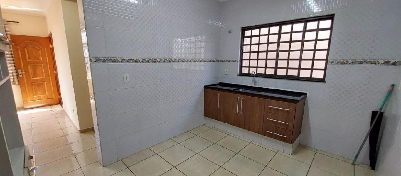 CASA NA Vila Tênis Clube em Assis